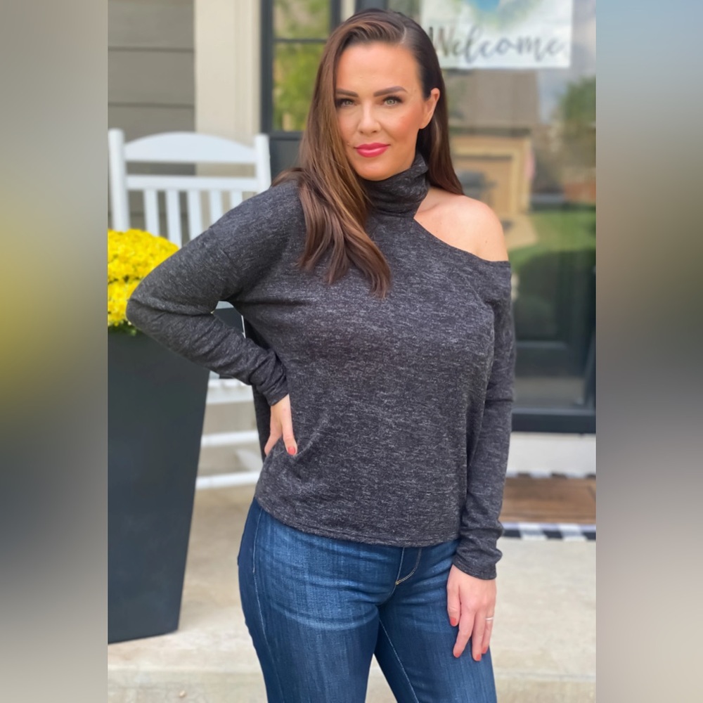 NWT - Give Me A Break One Cold Shoulder Top in Heathered Black